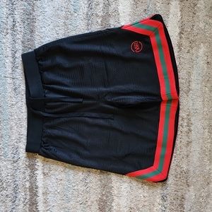 Young & Reckless Black Red Green Athletic Shorts - Size Men's Medium